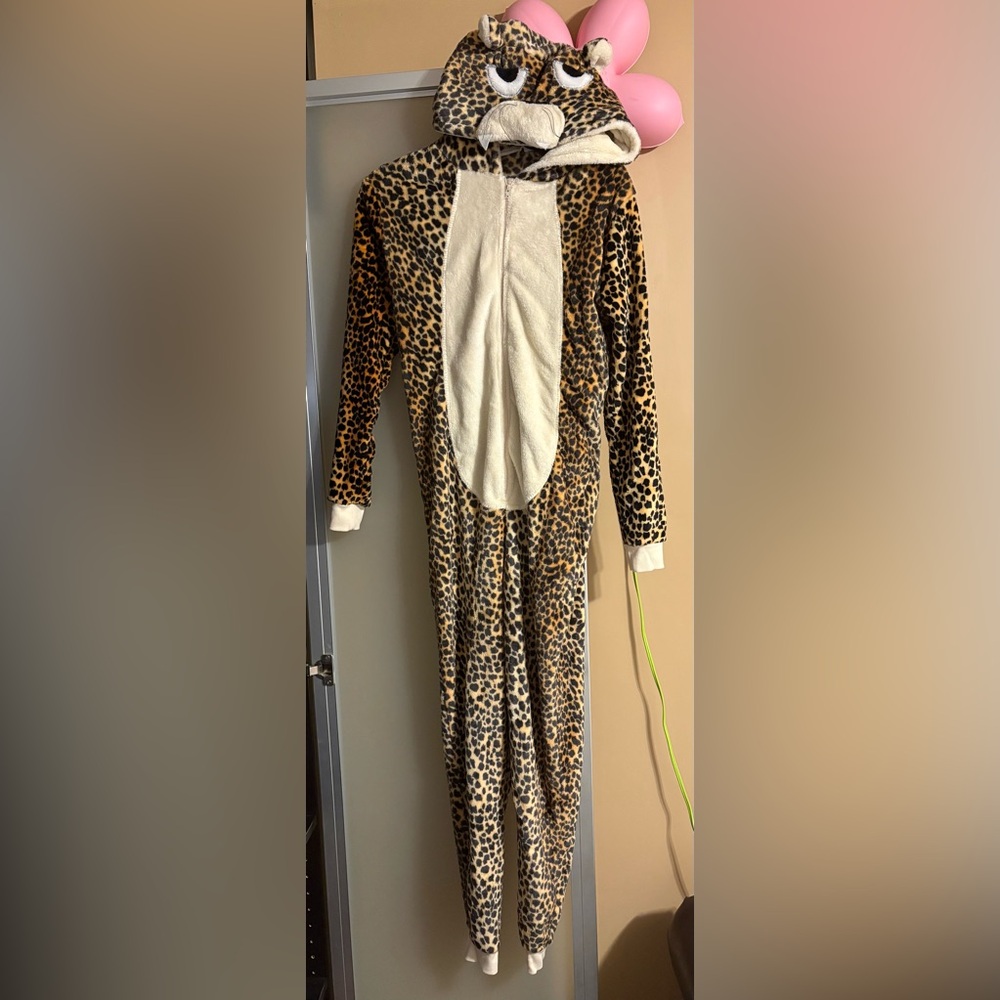 Forever 21 Leopard Print Hooded Fuzzy Plush Onesie Pjs Pyjamas Costume women’s
